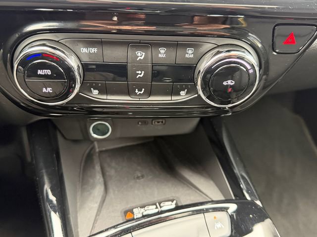 Used 2025 Chevrolet Trax ACTIV w/ Sunroof Package image 21