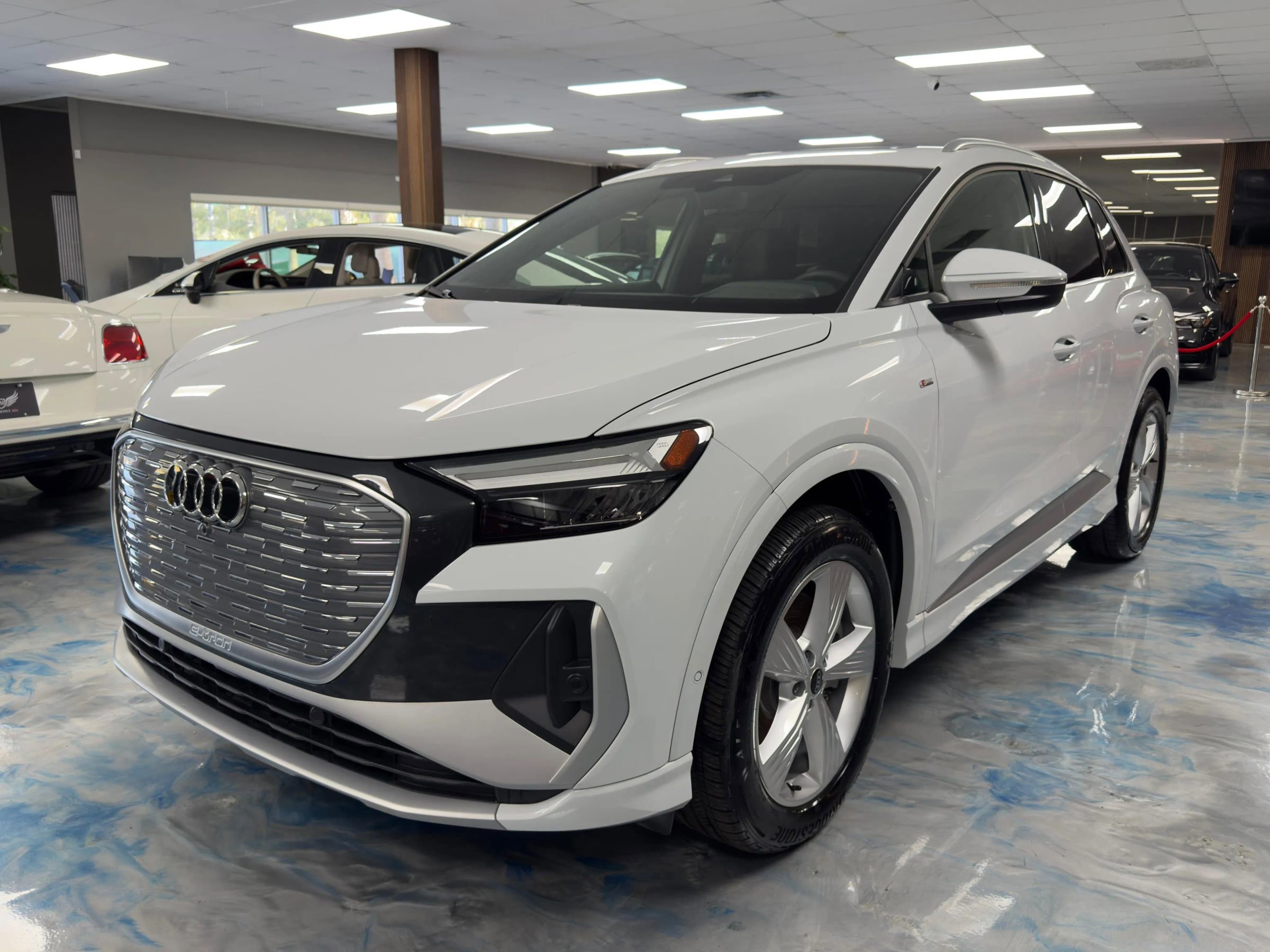 Used 2024 Audi Q4 e-tron Premium Plus w/ Premium Plus image 3