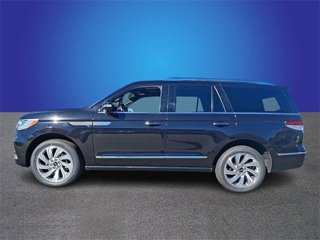 Used 2024 Lincoln Navigator Premiere image 7