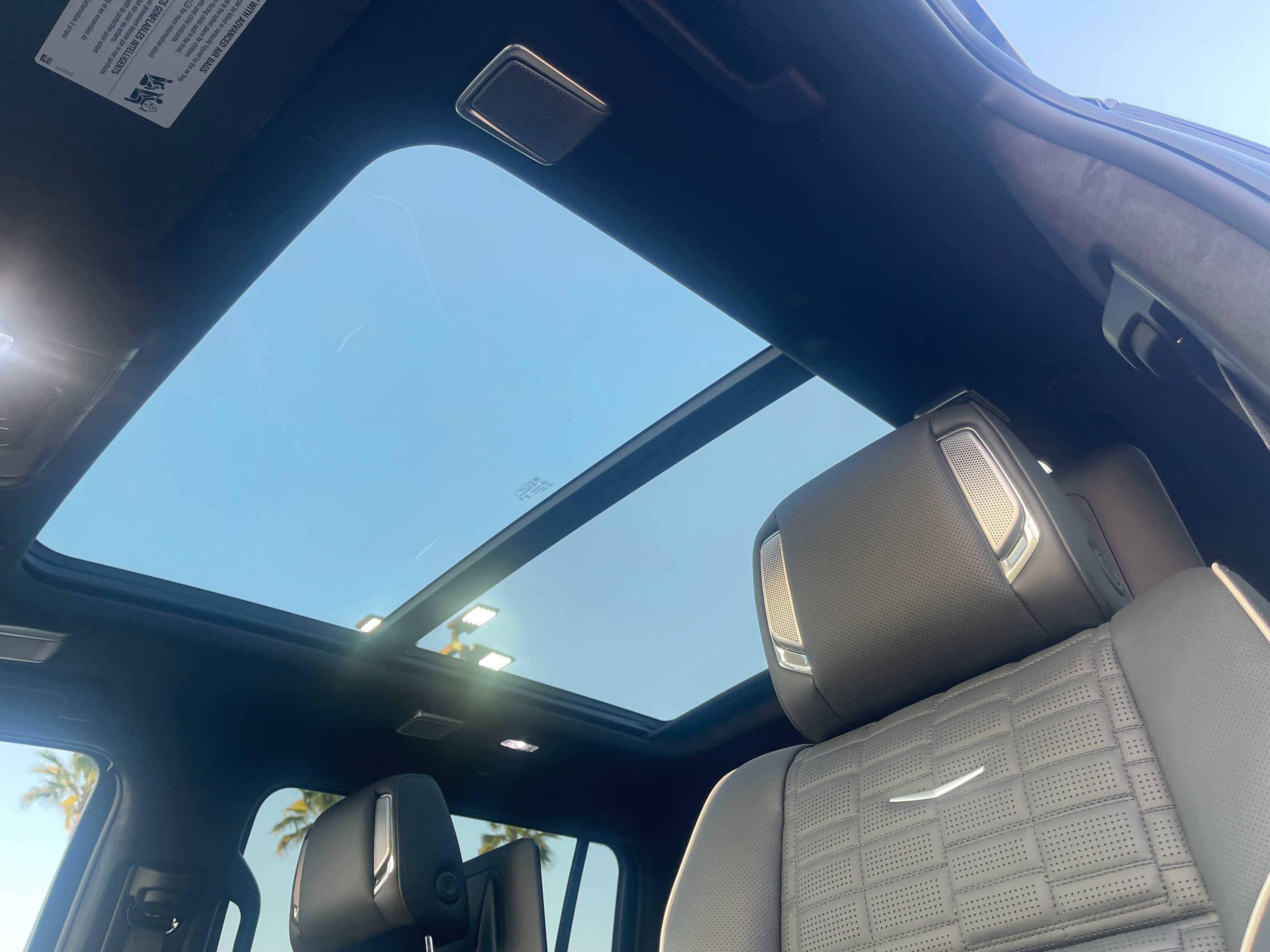 Used 2025 Cadillac Escalade ESV V image 31