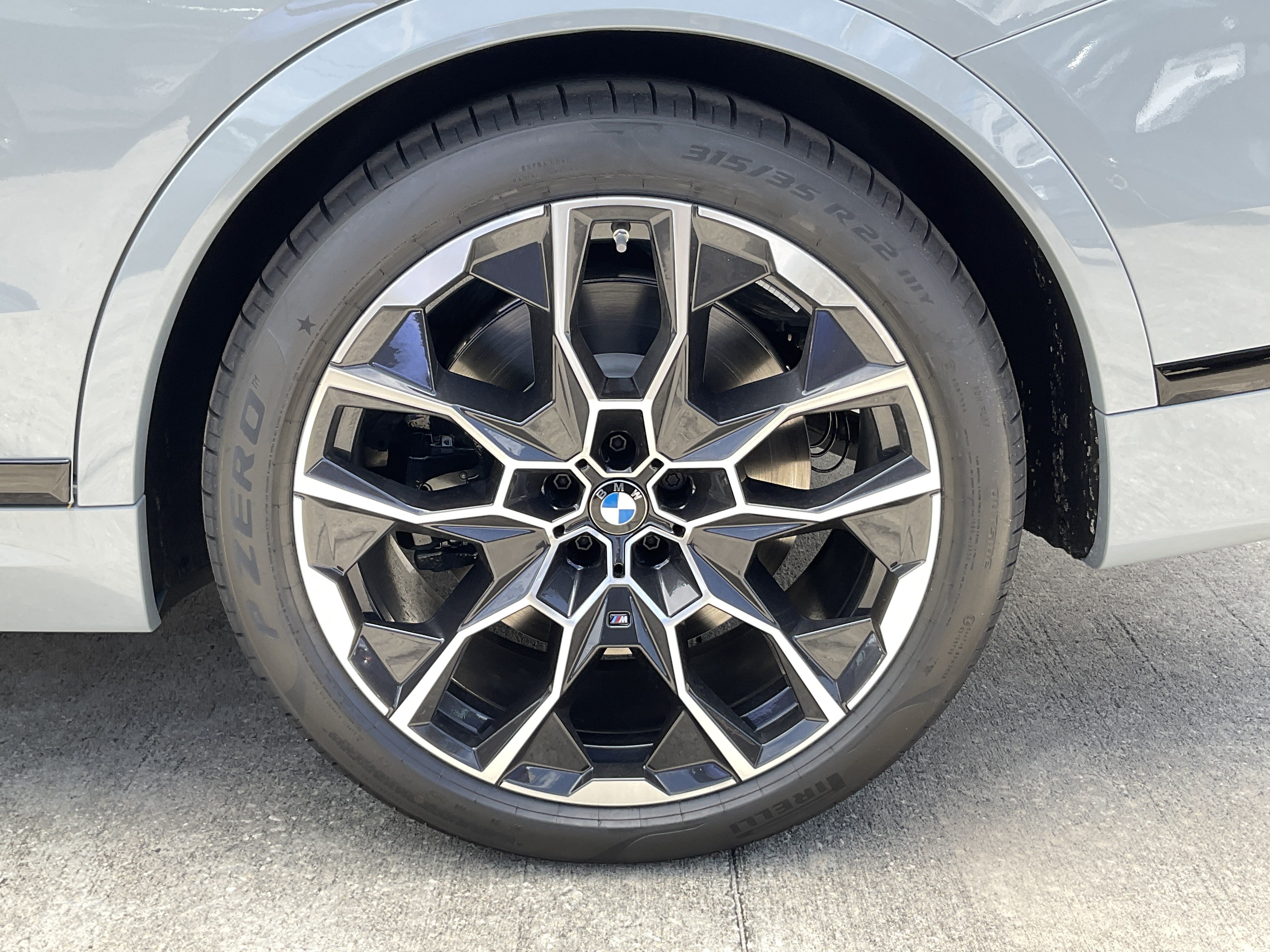 New 2027 BMW X7 M60i AWD/4WD image 7