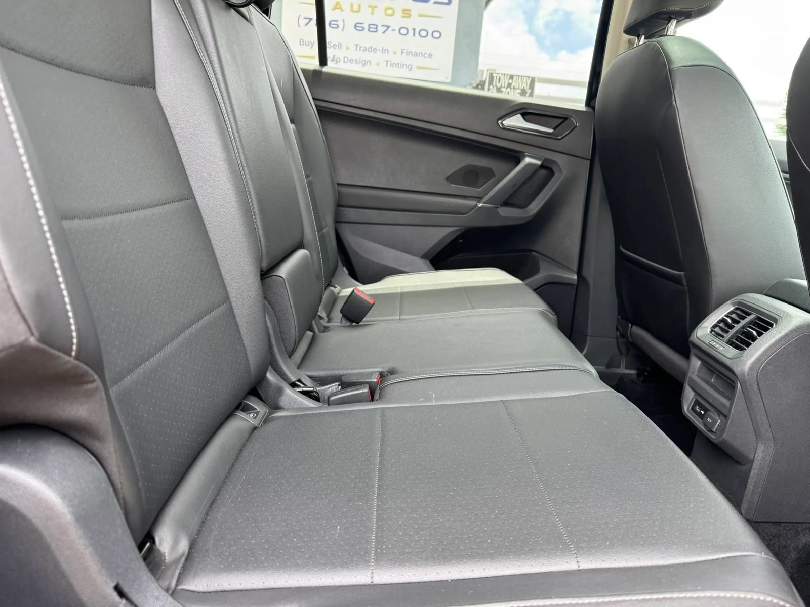Used 2018 Volkswagen Tiguan SEL FWD image 19