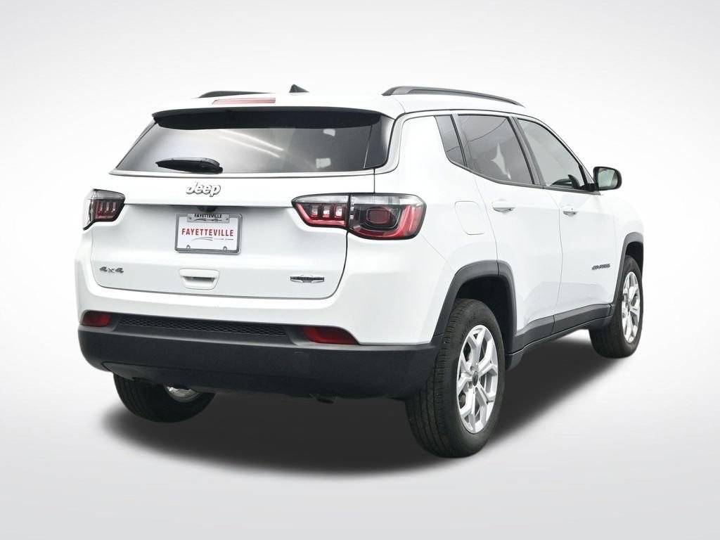 Used 2025 Jeep Compass Latitude image 6