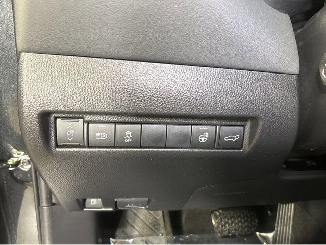 Used 2021 Toyota Venza XLE w/ Softex Package image 39