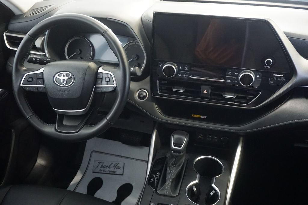 Certified 2024 Toyota Highlander XLE AWD/4WD image 31