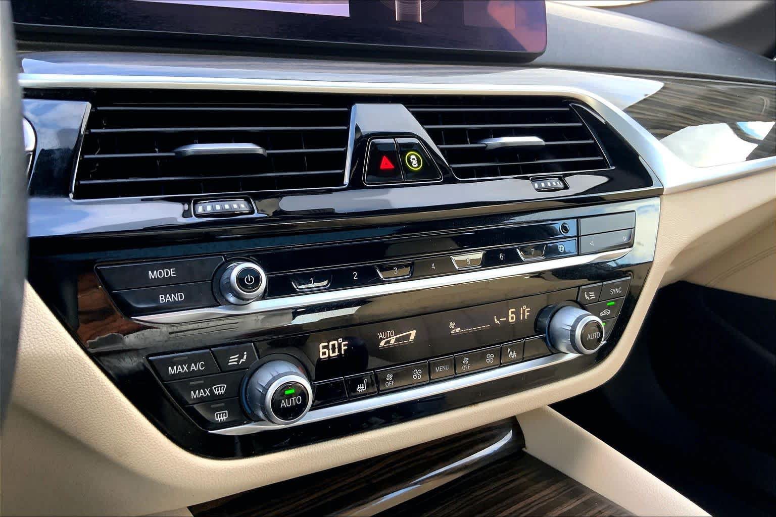 Used 2022 BMW 530i xDrive AWD/4WD image 35