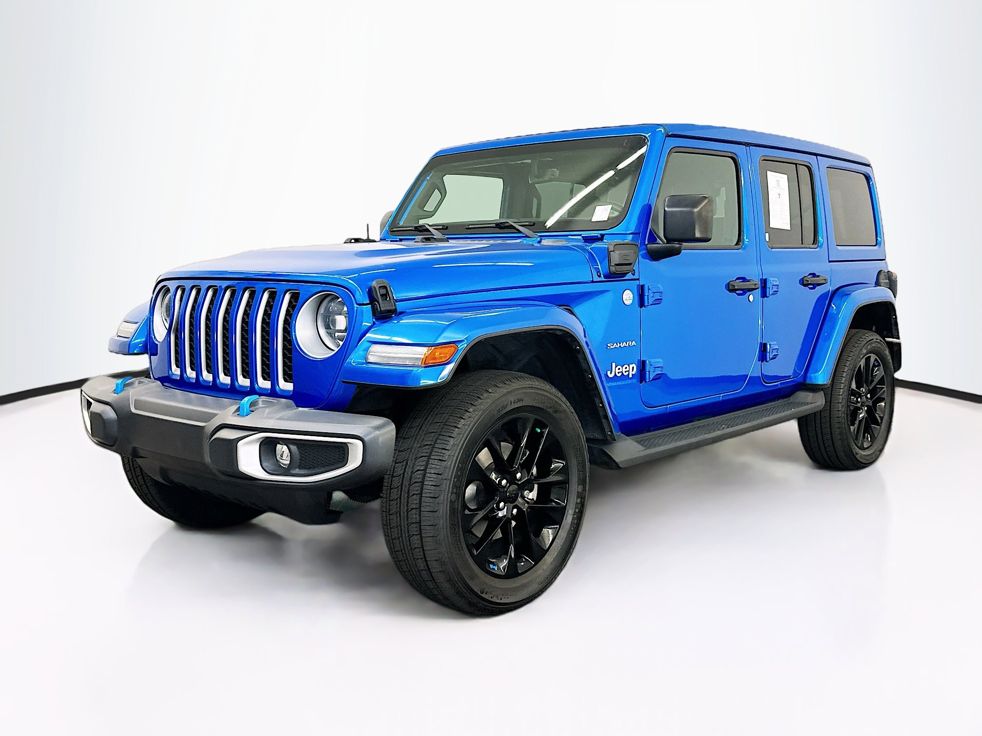 Used 2023 Jeep Wrangler Sahara image 3