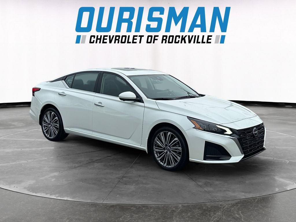 Used 2023 Nissan Altima 2.5 SL image 1