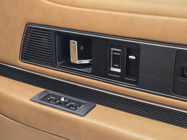 Used 1989 Buick Reatta Coupe FWD image 8