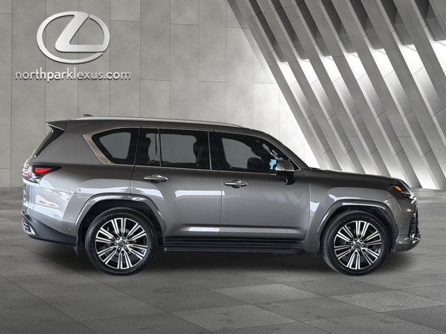 Certified 2025 Lexus LX 700h Luxury AWD/4WD image 4