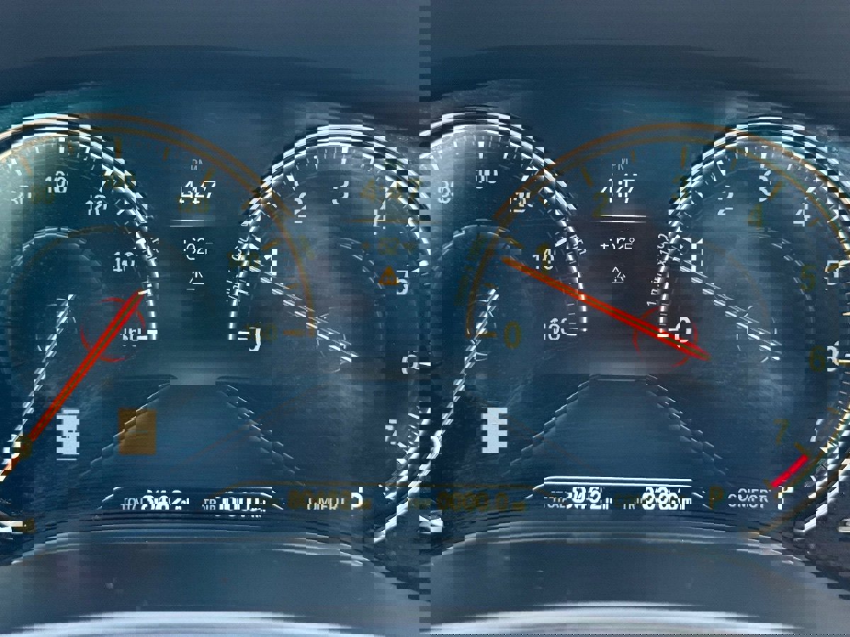 Used 2018 BMW 750i xDrive image 28