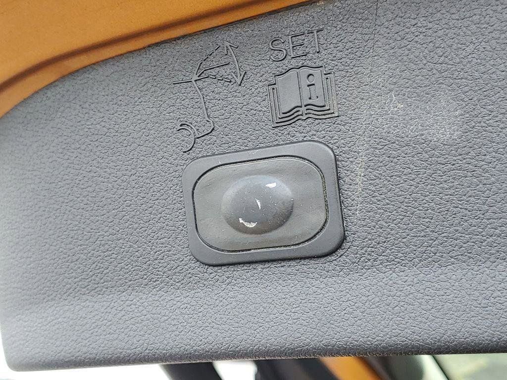 Used 2016 Ford Escape Titanium image 29