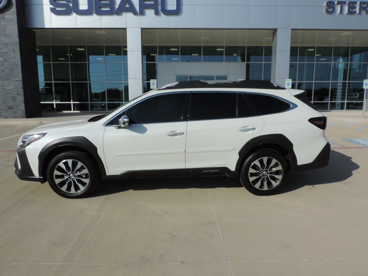 Used 2025 Subaru Outback Touring AWD/4WD image 8