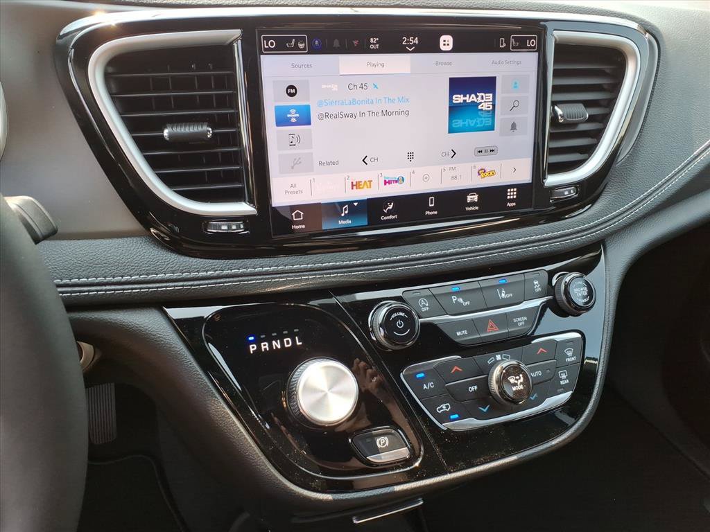 New 2027 Chrysler Pacifica Select FWD image 27