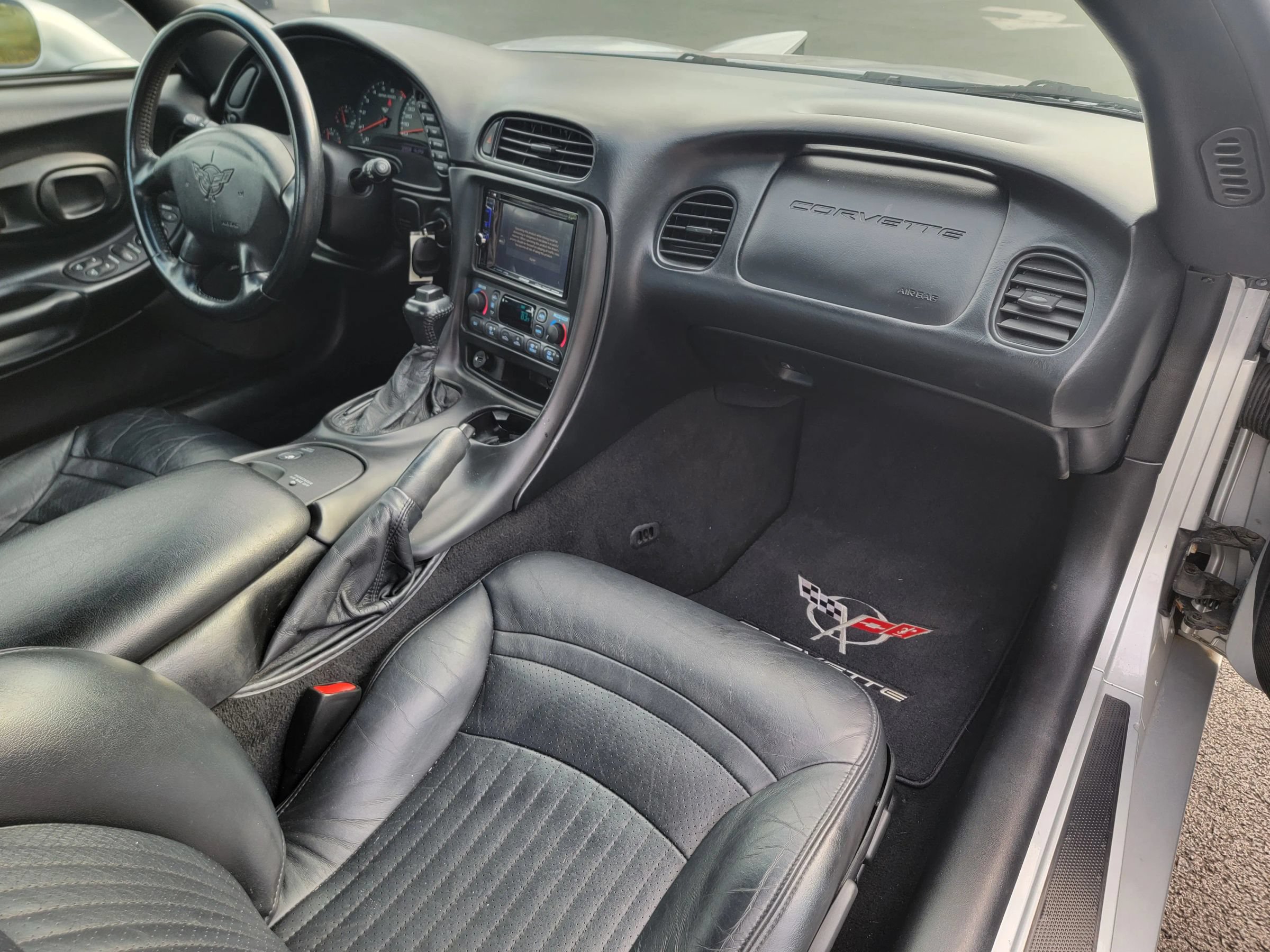 Used 2001 Chevrolet Corvette Convertible w/ Preferred Equipment Group1 RWD image 17