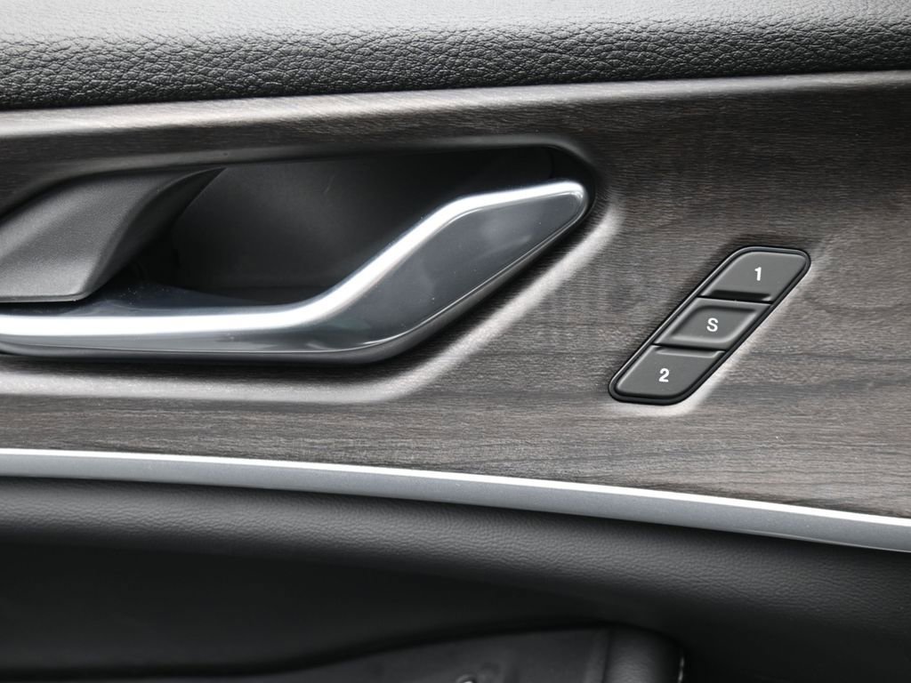 New 2025 Jeep Grand Cherokee Limited w/ Trailer Tow Package image 10