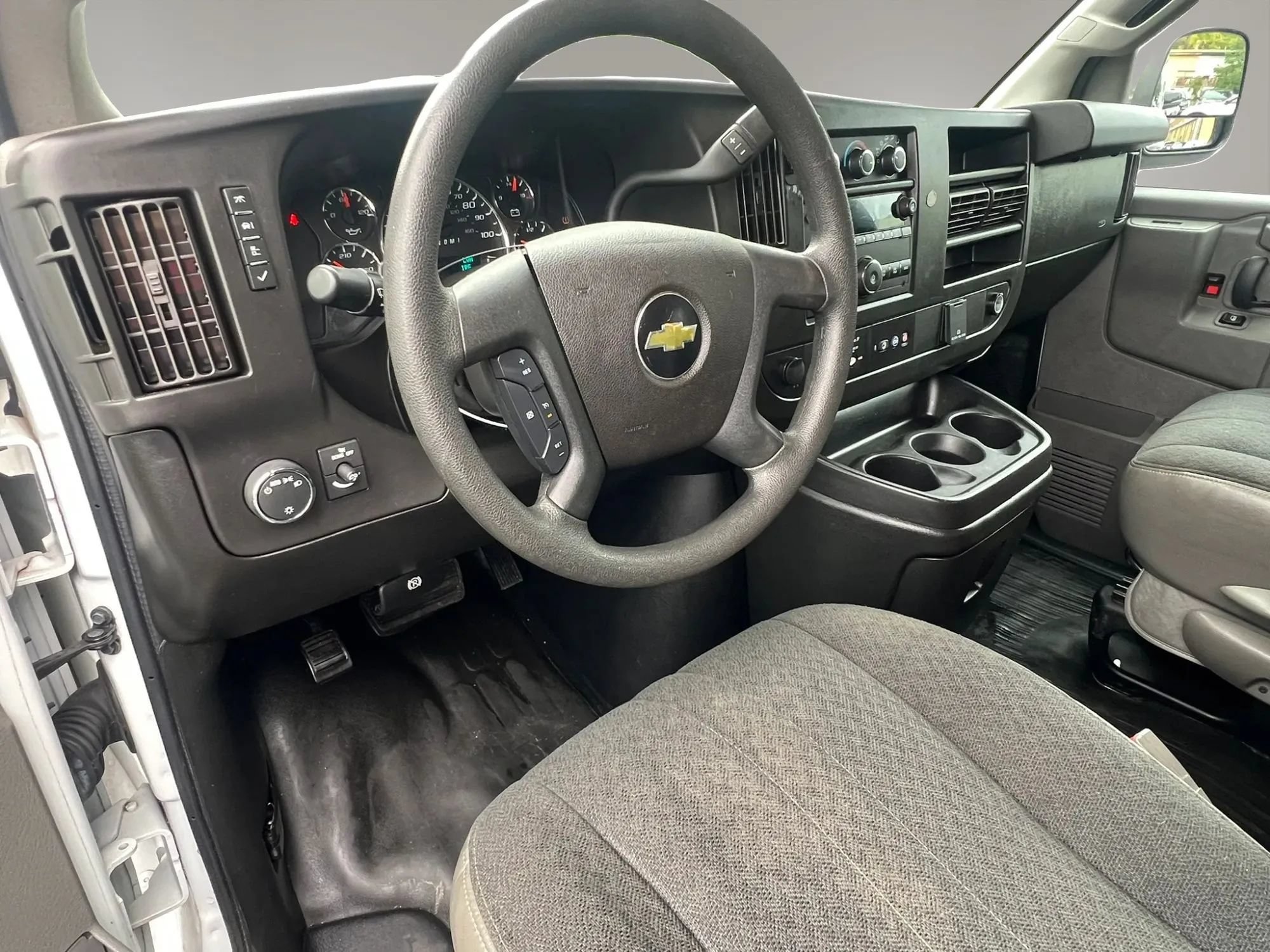 Used 2021 Chevrolet Express 2500 w/ Driver Convenience Package RWD image 15