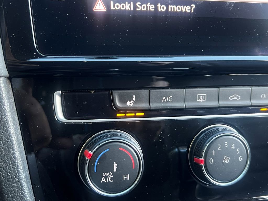 Used 2020 Volkswagen GTI SE image 30