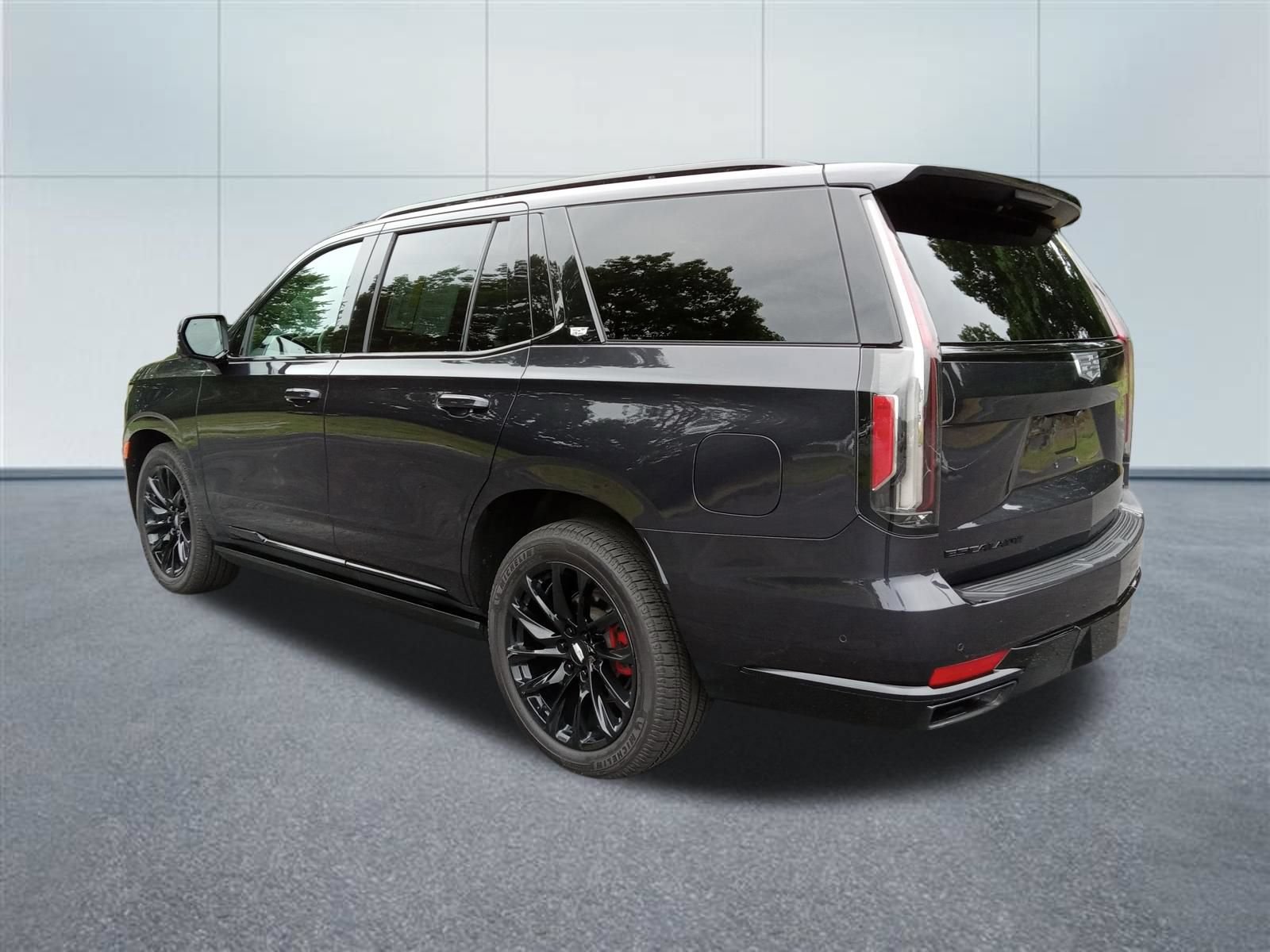 Used 2022 Cadillac Escalade Sport w/ Touring Package AWD/4WD image 3