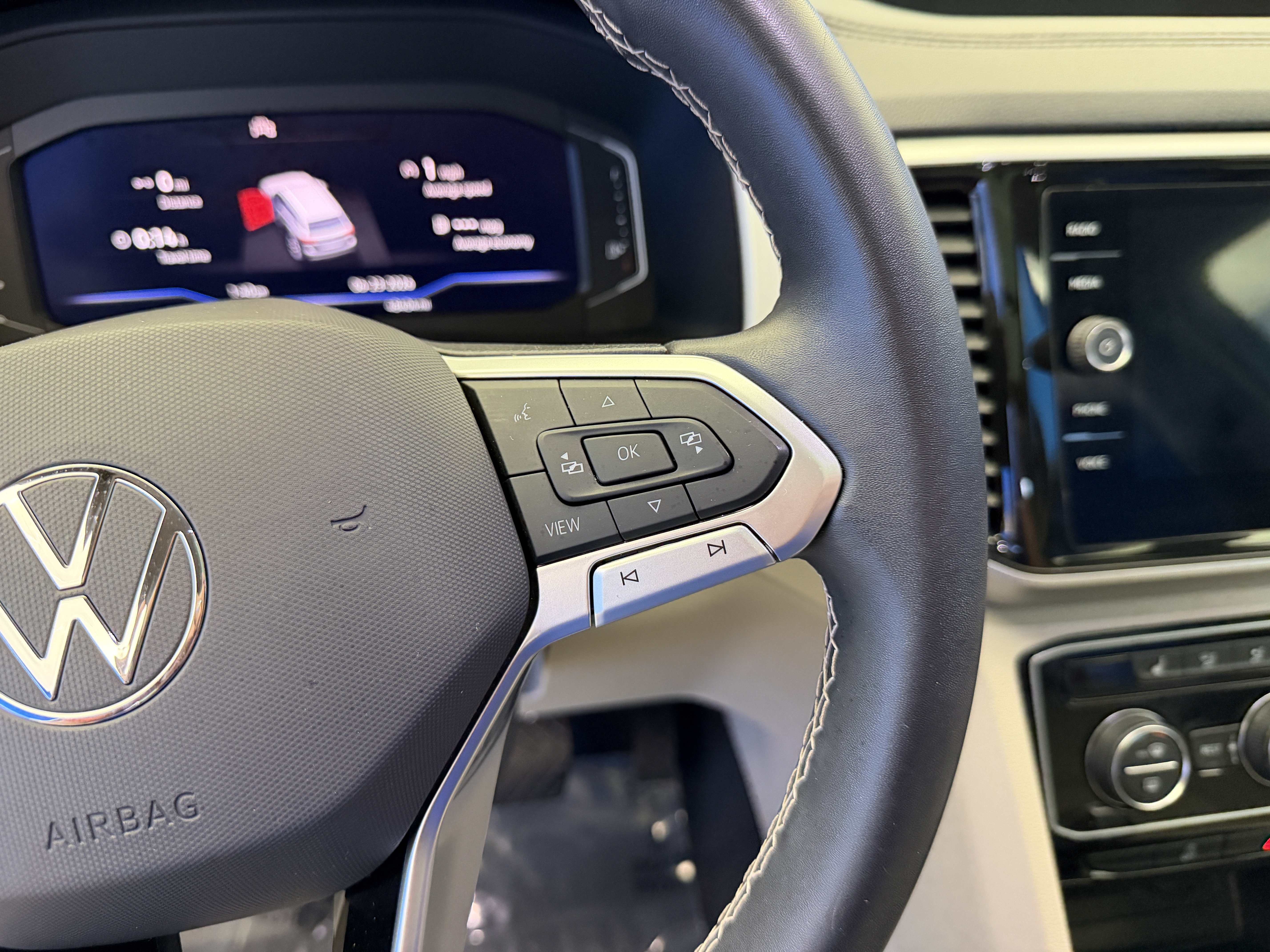 Certified 2023 Volkswagen Atlas SE w/ Panoramic Sunroof Package FWD image 17
