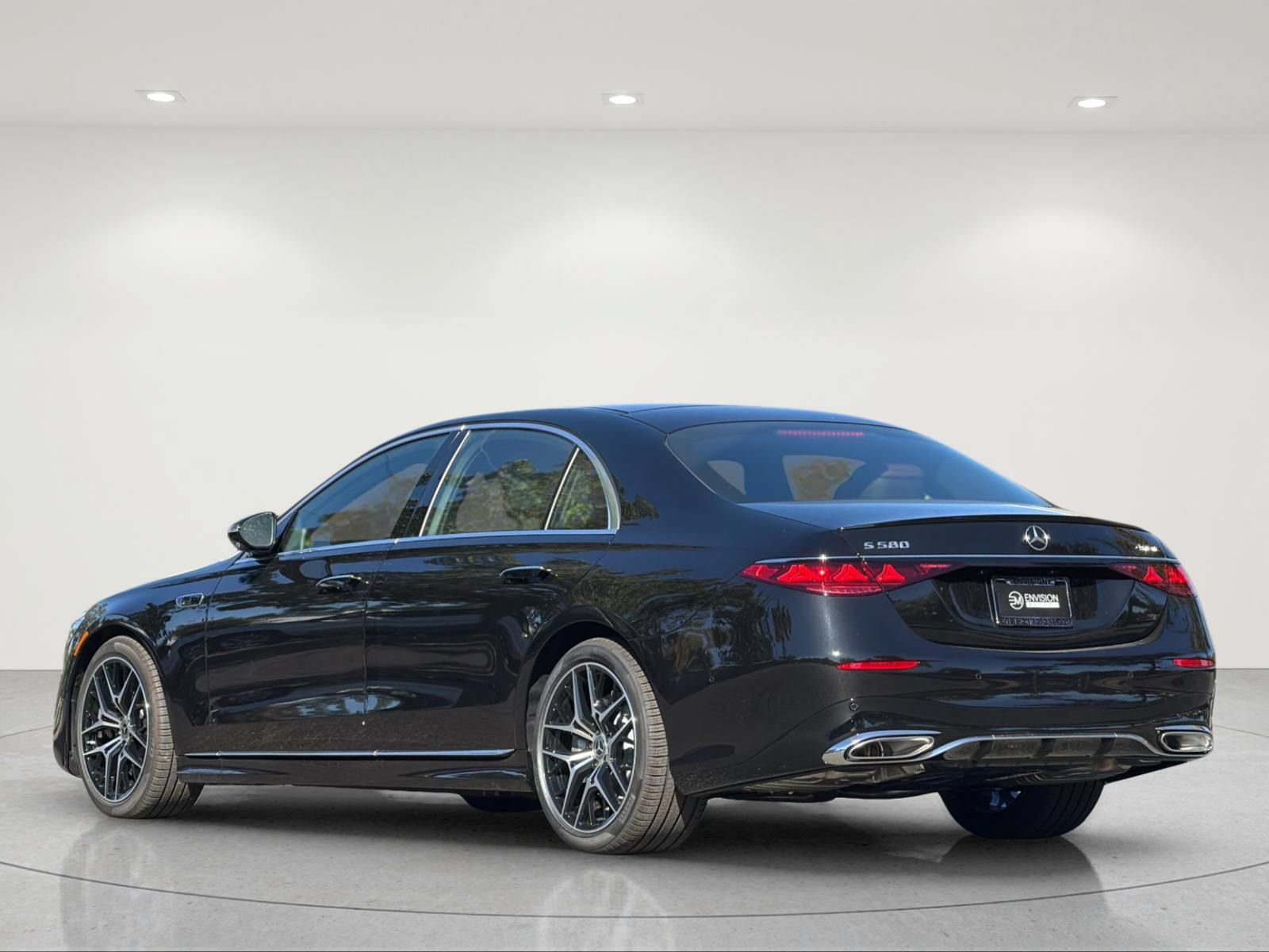 New 2027 Mercedes-Benz S 580 4MATIC Sedan image 3