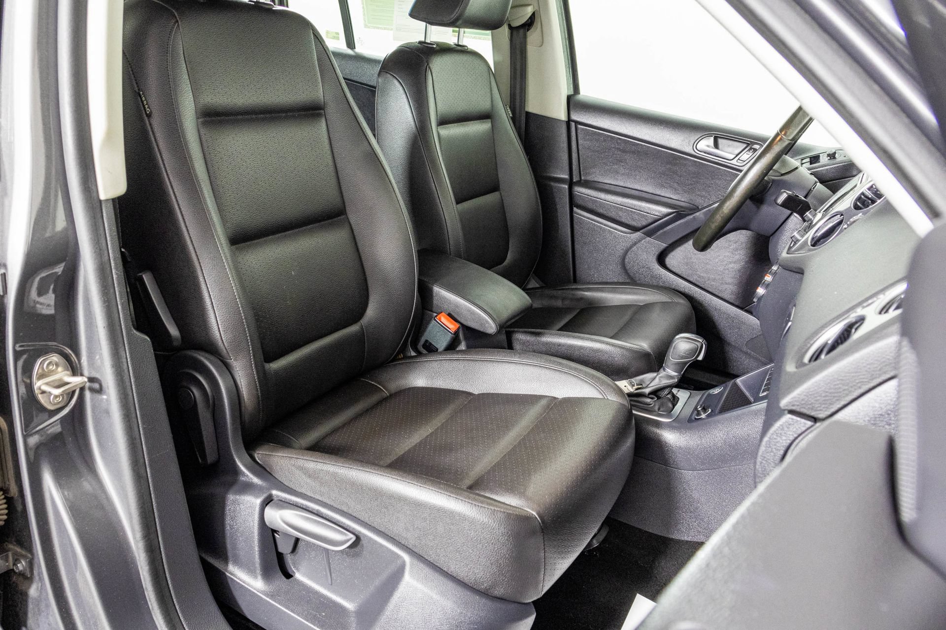 Used 2016 Volkswagen Tiguan S AWD/4WD image 41