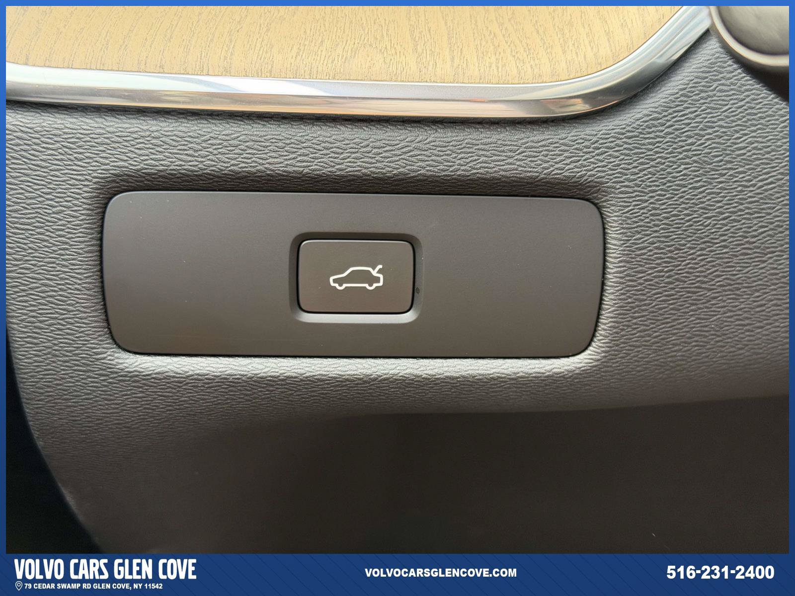 Used 2026 Volvo XC60 B5 Plus w/ Protection Package Premier AWD/4WD image 21