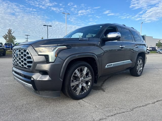 Used 2023 Toyota Sequoia Capstone AWD/4WD image 2