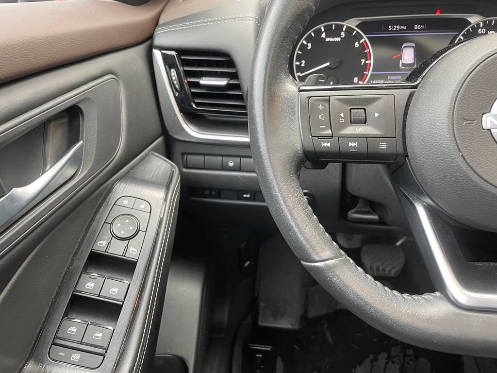 Certified 2022 Nissan Rogue SV w/ SV Premium Package FWD image 13