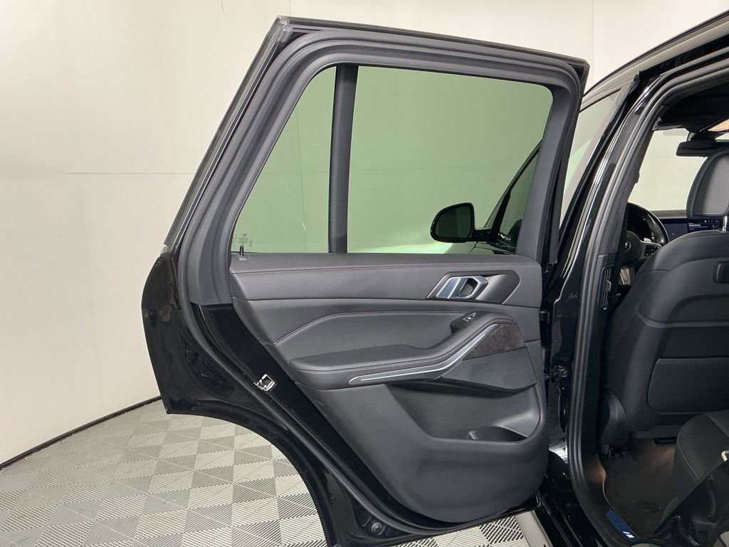 Certified 2022 BMW X5 sDrive40i w/ M Sport Package RWD image 24
