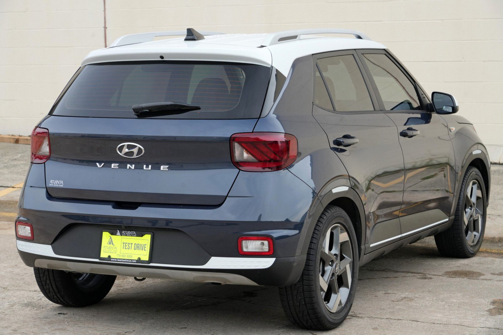 Used 2022 Hyundai Venue Limited FWD image 47