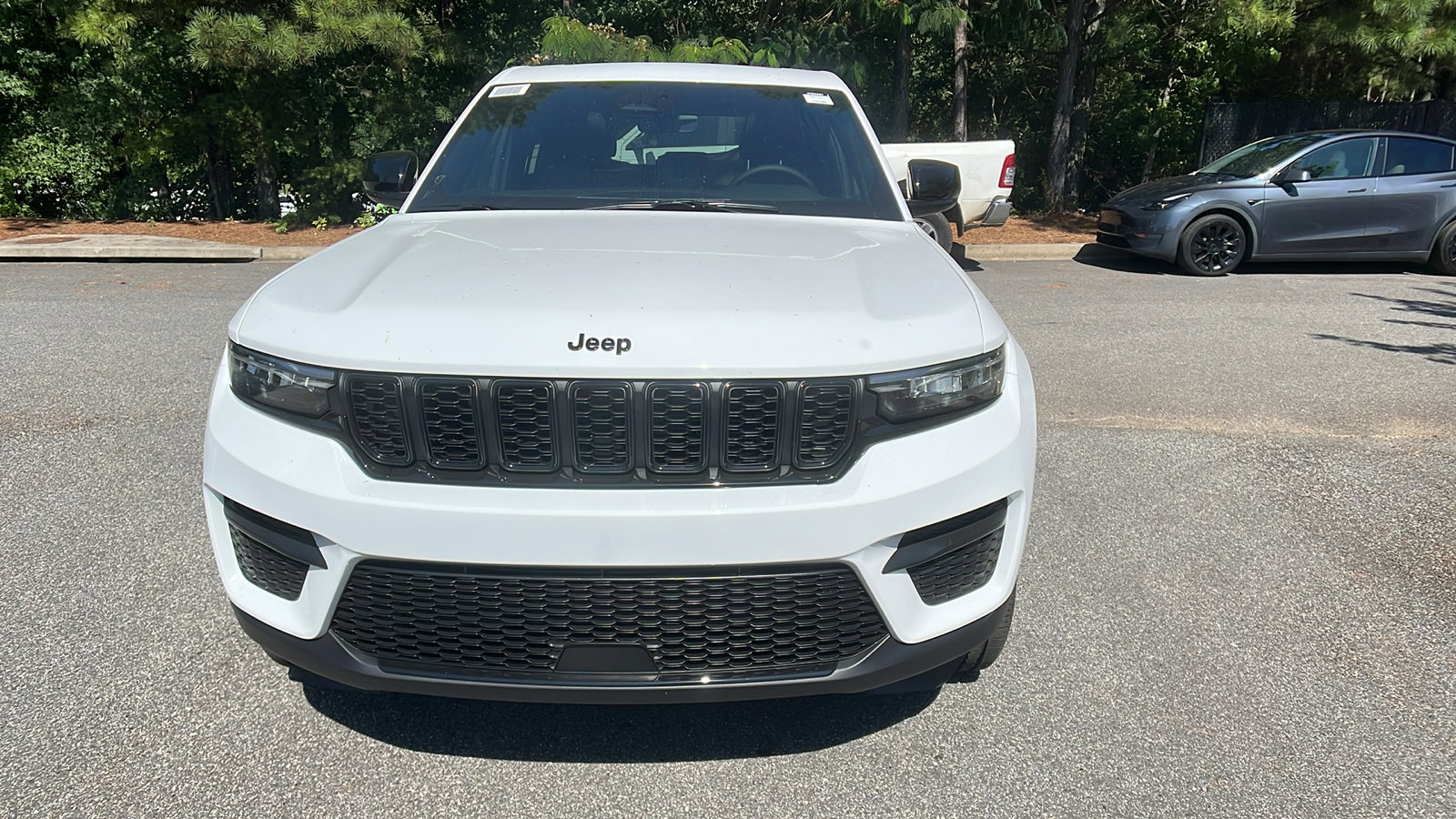New 2025 Jeep Grand Cherokee 4WD image 3