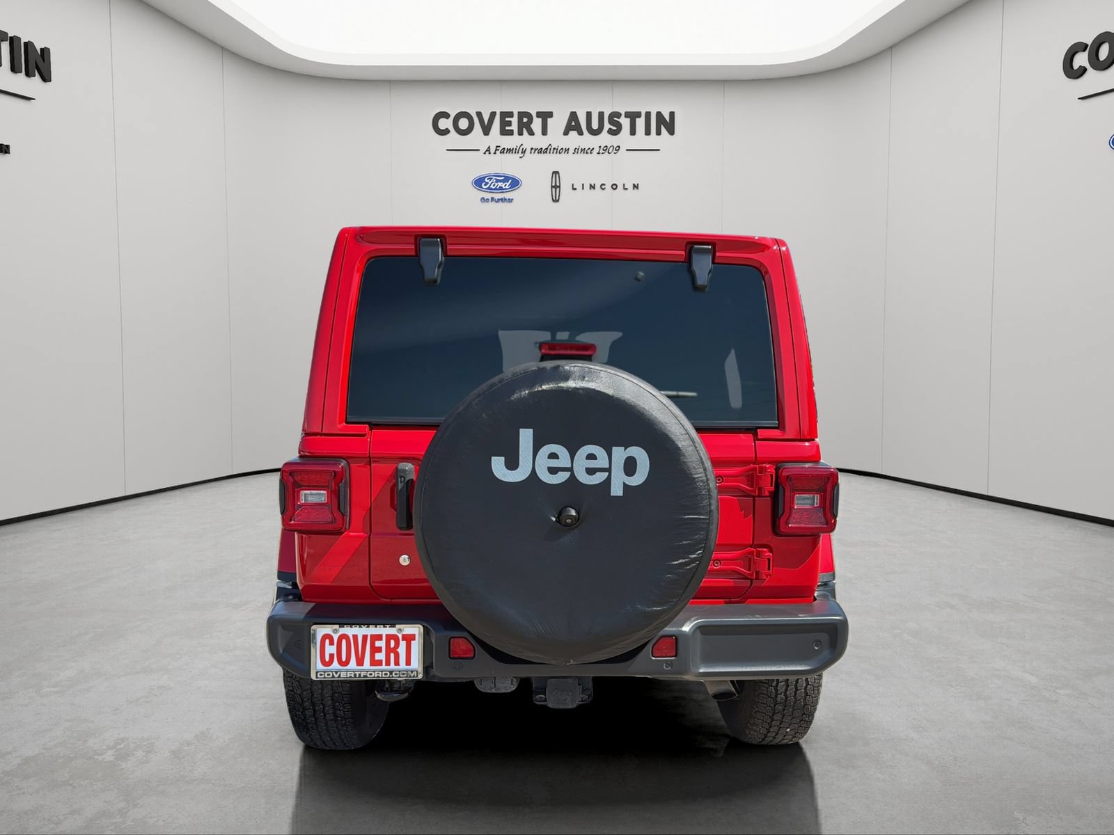 Used 2018 Jeep Wrangler Unlimited Sahara AWD/4WD image 4