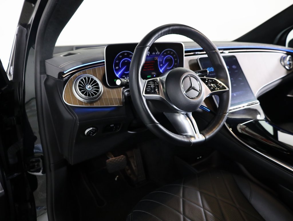 Used 2023 Mercedes-Benz EQE 500 4MATIC SUV w/ Pinnacle Trim Package image 25