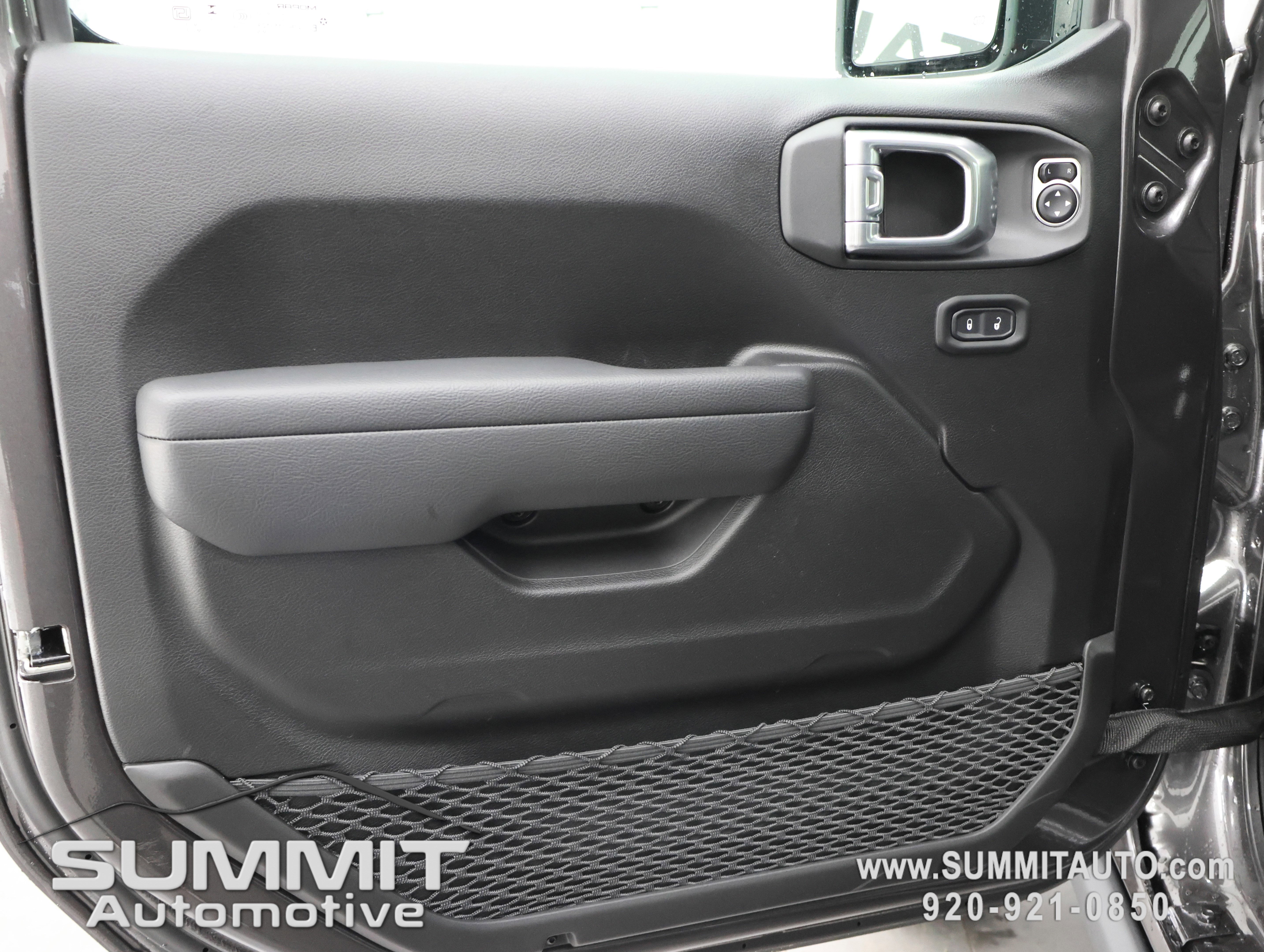 New 2026 Jeep Wrangler Unlimited Rubicon AWD/4WD image 39
