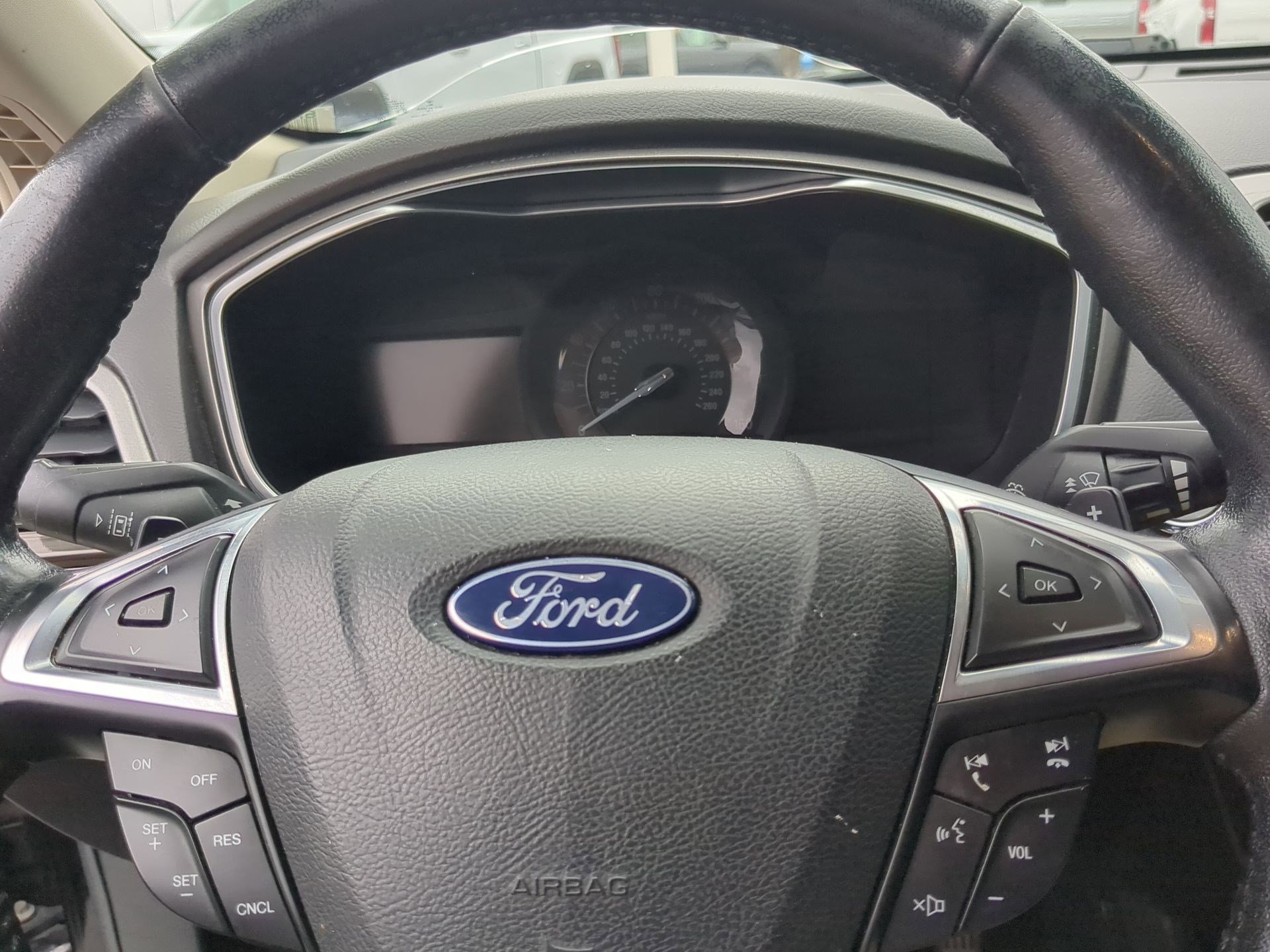 Used 2019 Ford Fusion SEL FWD image 12