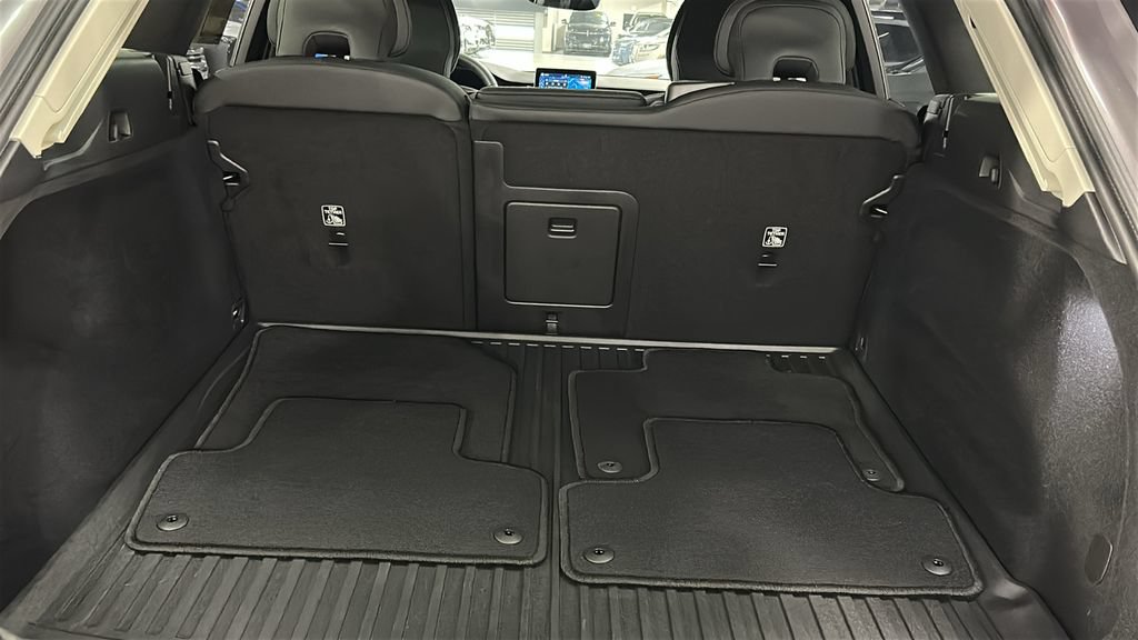 Certified 2026 Volvo XC60 B5 Plus w/ Protection Package Premier AWD/4WD image 27