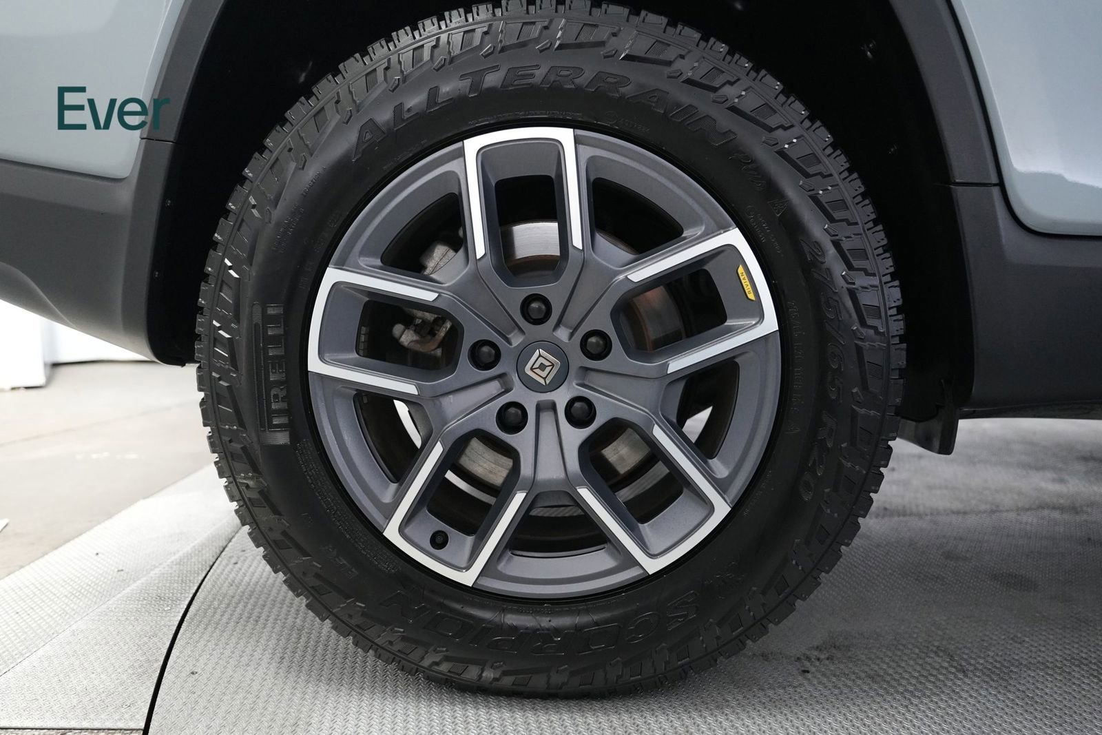 Used 2023 Rivian R1T Adventure image 22