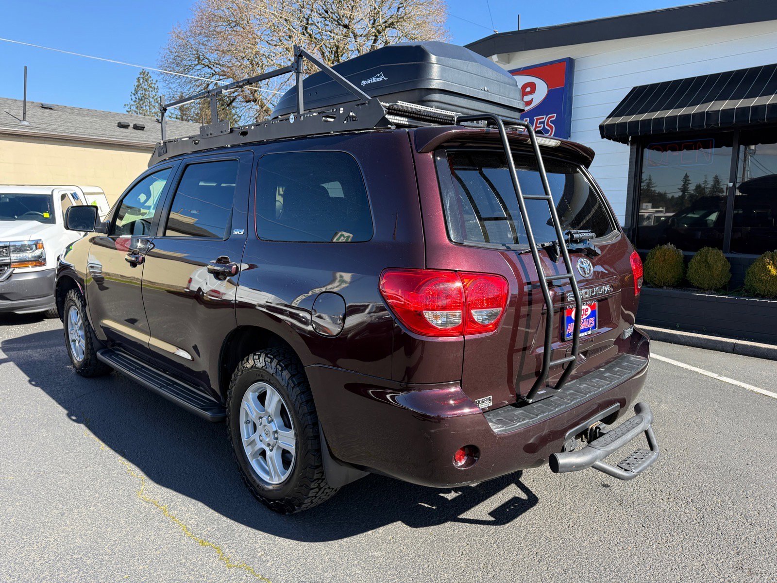 Used 2012 Toyota Sequoia SR5 w/ Premium Pkg image 4