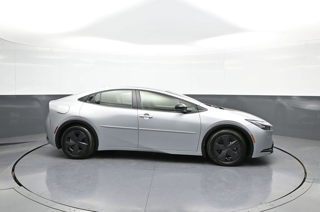 Certified 2024 Toyota Prius Prime SE image 5