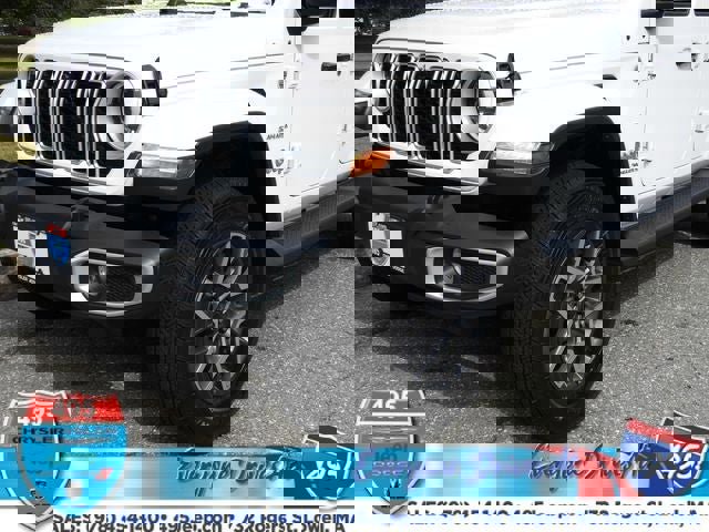 Used 2024 Jeep Wrangler Sahara w/ Technology Group image 9