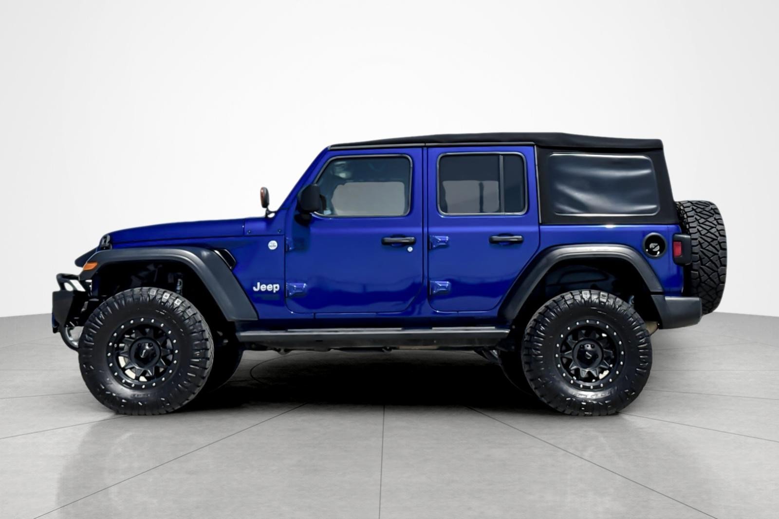 Used 2018 Jeep Wrangler Unlimited Sport S AWD/4WD image 2
