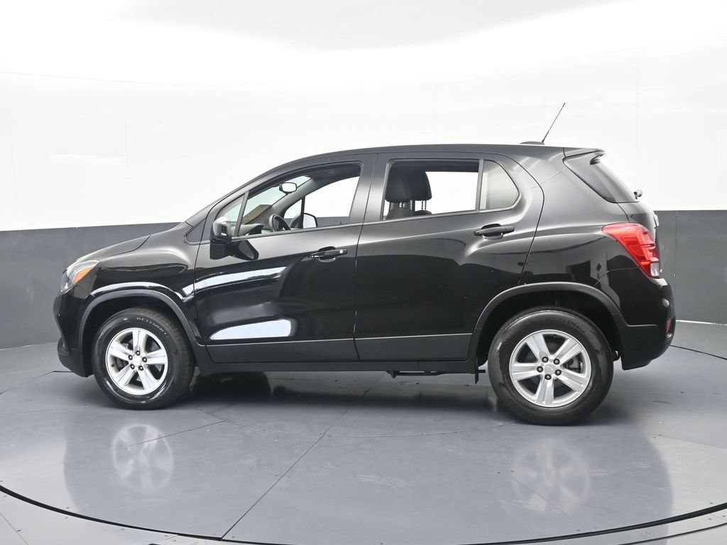 Used 2022 Chevrolet Trax LS w/ Tint and Cruise Package AWD/4WD image 3