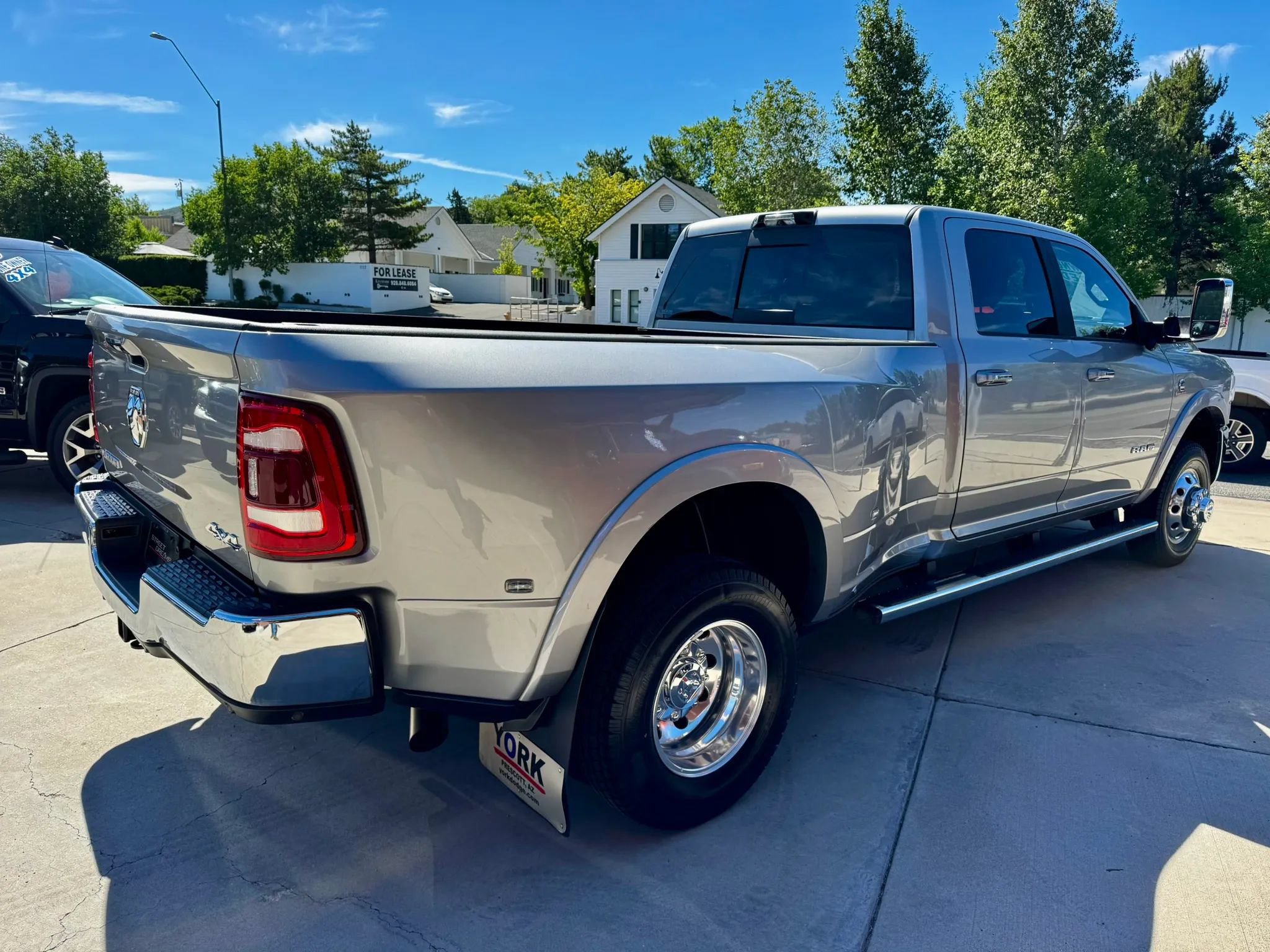 Used 2021 RAM 3500 Laramie AWD/4WD image 4