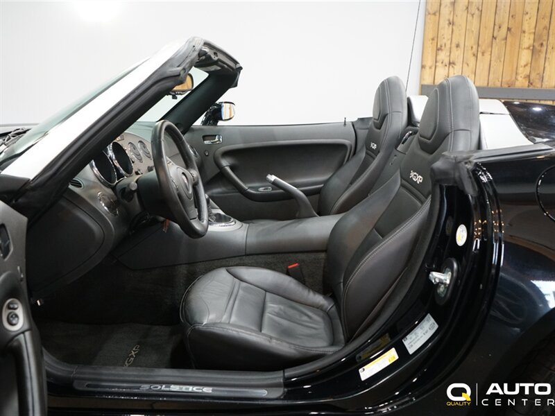 Used 2008 Pontiac Solstice GXP RWD image 17