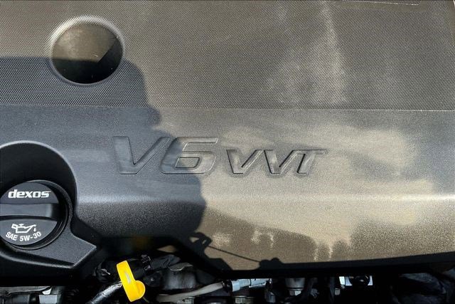 Used 2024 Buick Enclave Premium image 40