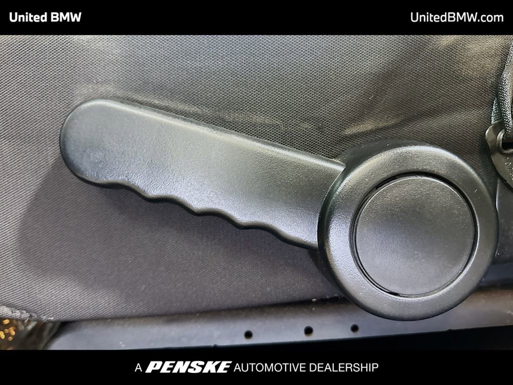 Used 2015 Jeep Wrangler Unlimited Sahara w/ Connectivity Group image 4