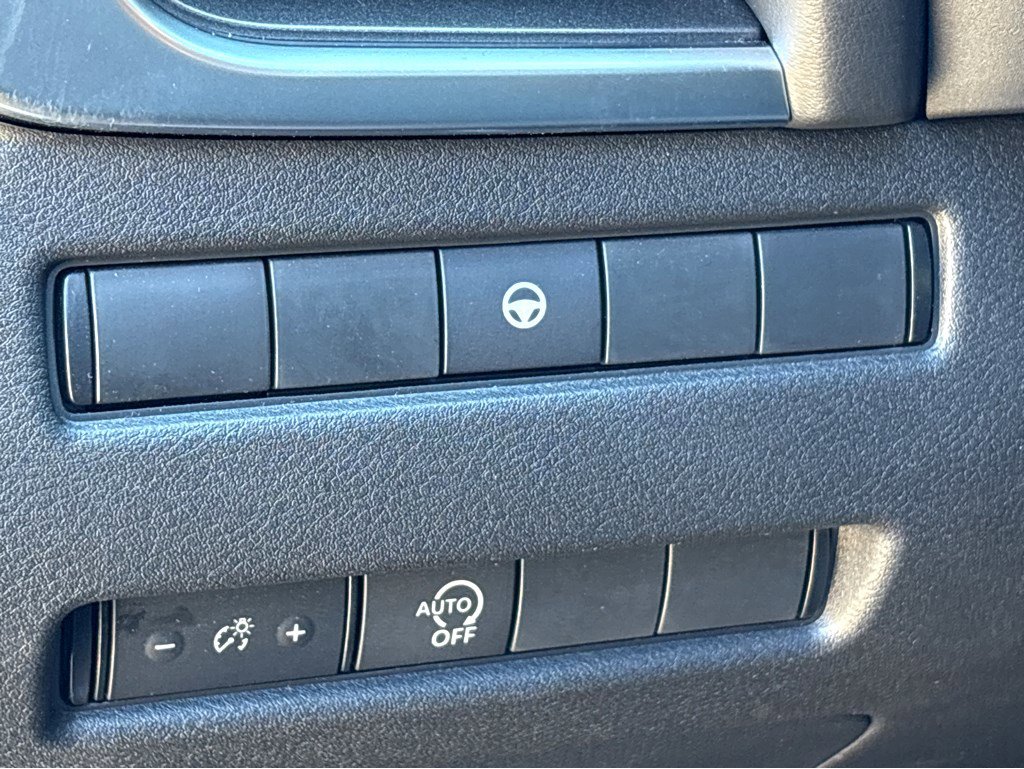 Used 2023 Nissan Rogue SV image 13