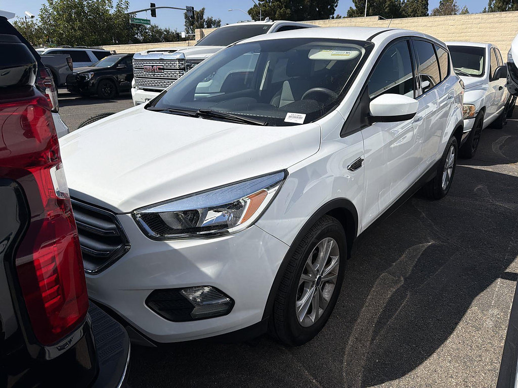 Used 2017 Ford Escape SE FWD image 4