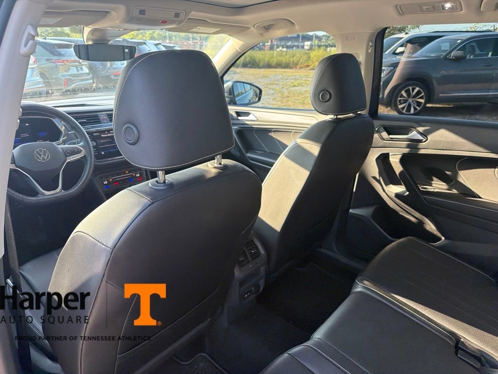 Used 2022 Volkswagen Tiguan SE AWD/4WD image 11